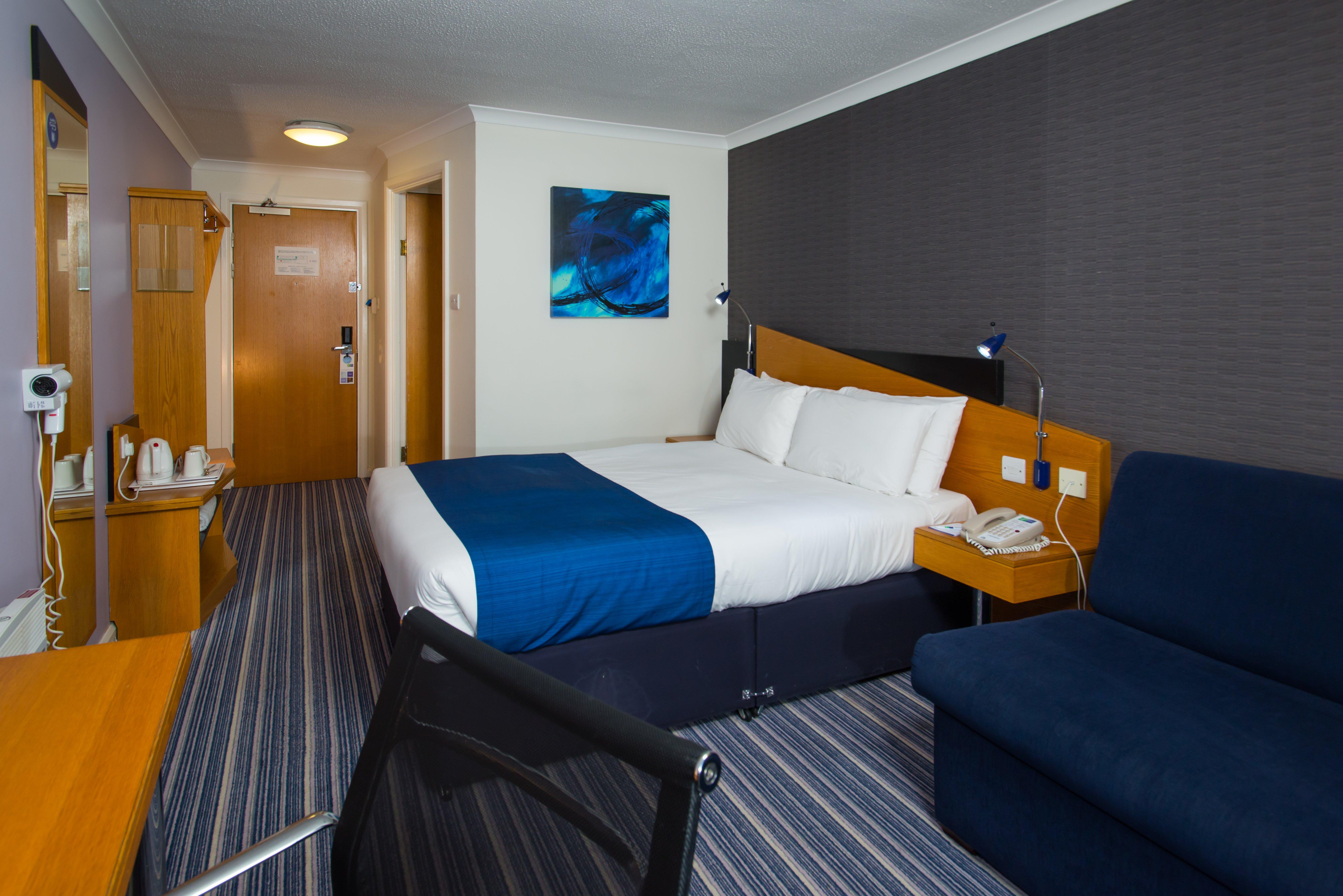 Holiday Inn Express Northampton - South By Ihg Buitenkant foto