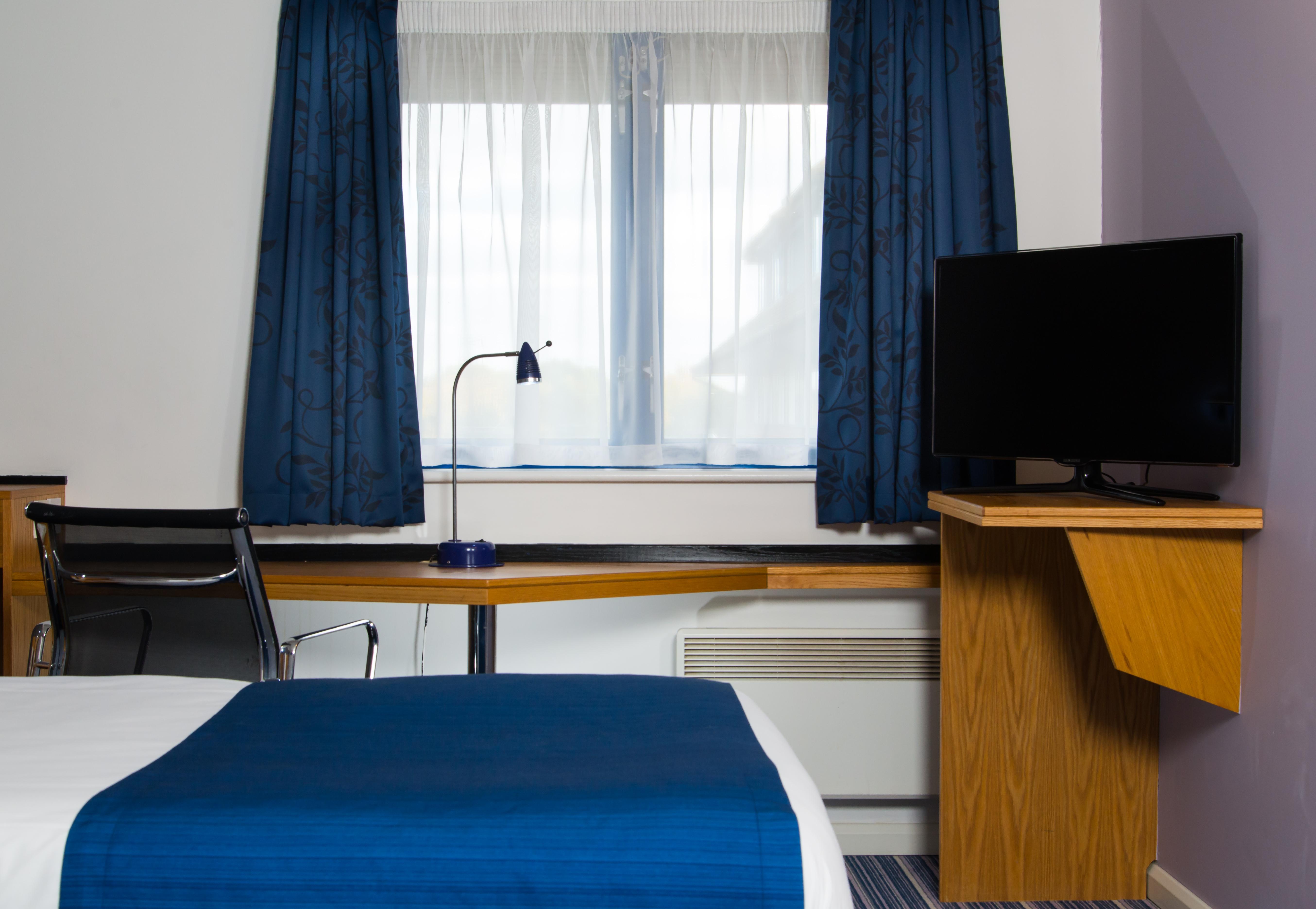 Holiday Inn Express Northampton - South By Ihg Buitenkant foto