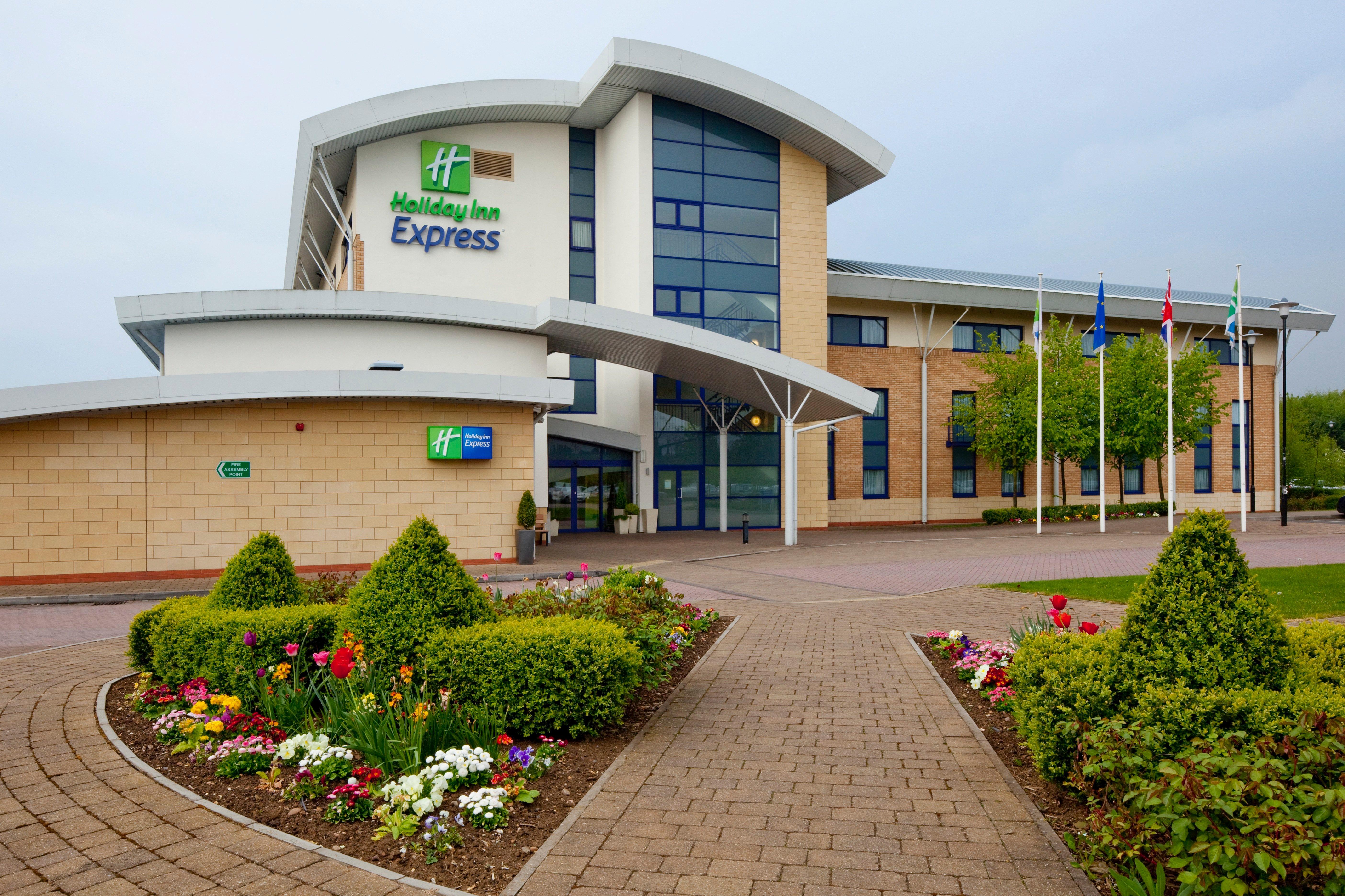 Holiday Inn Express Northampton - South By Ihg Buitenkant foto