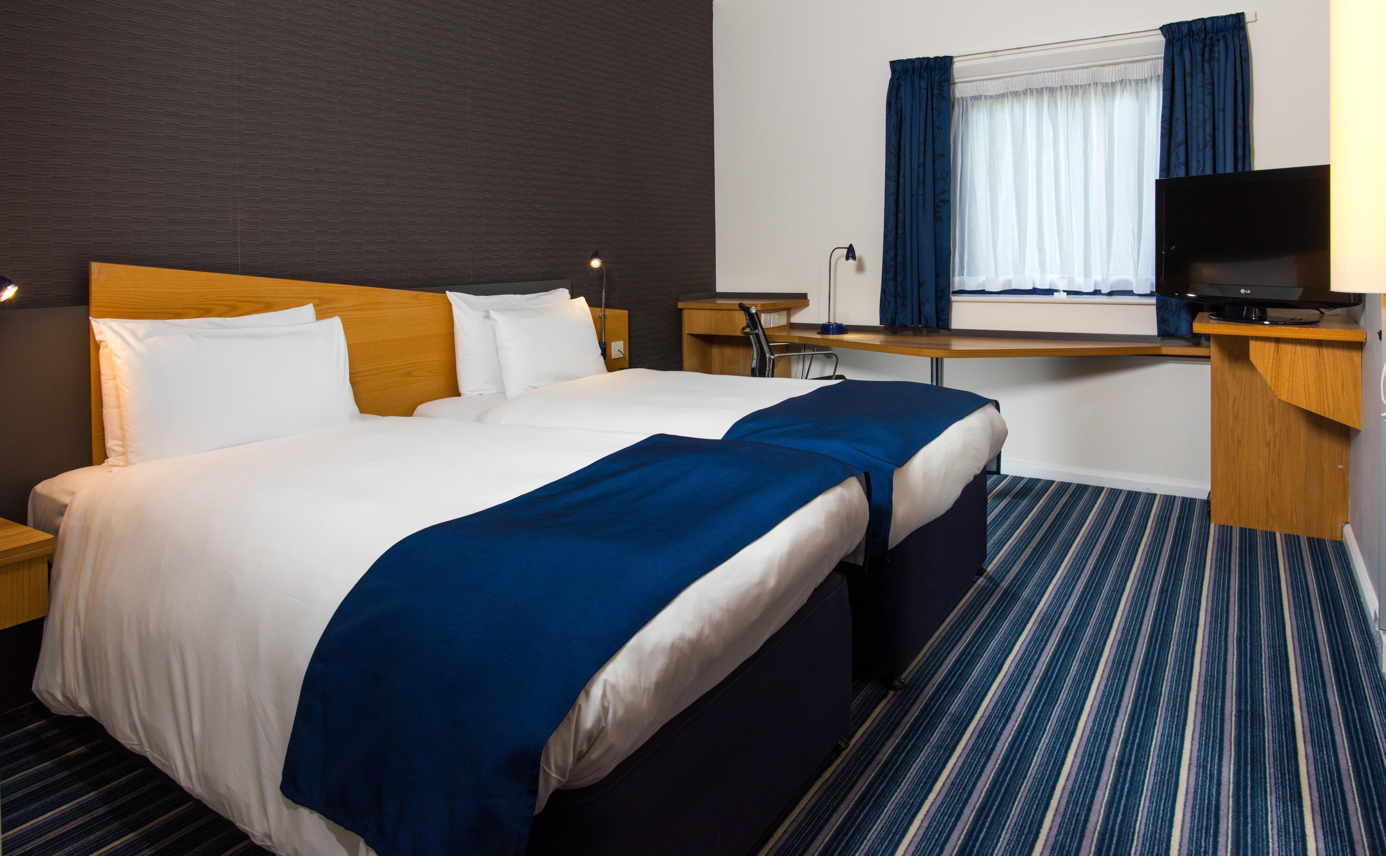 Holiday Inn Express Northampton - South By Ihg Buitenkant foto