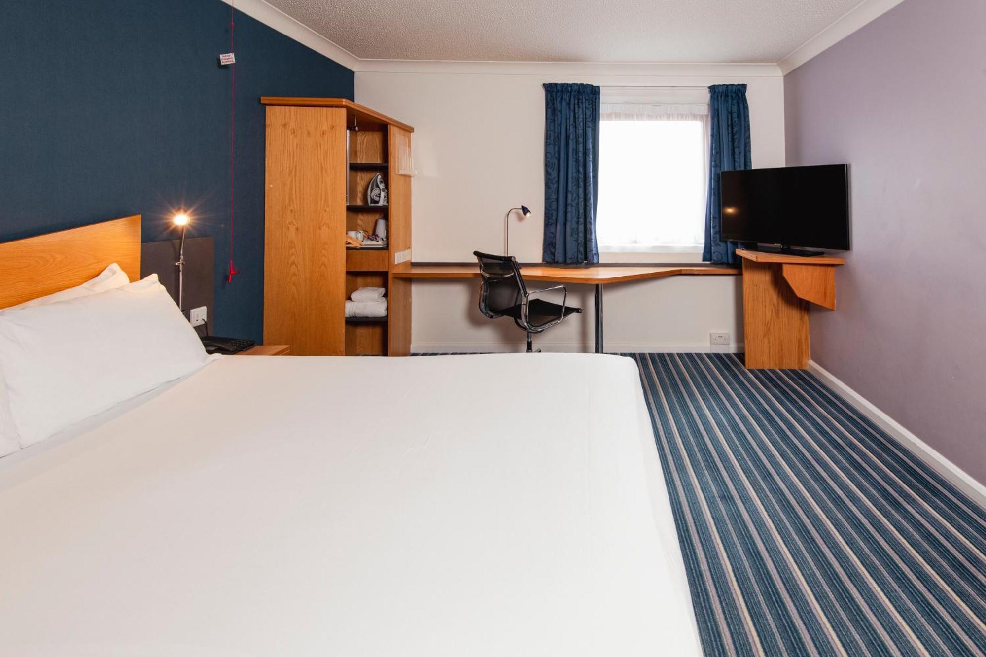 Holiday Inn Express Northampton - South By Ihg Buitenkant foto