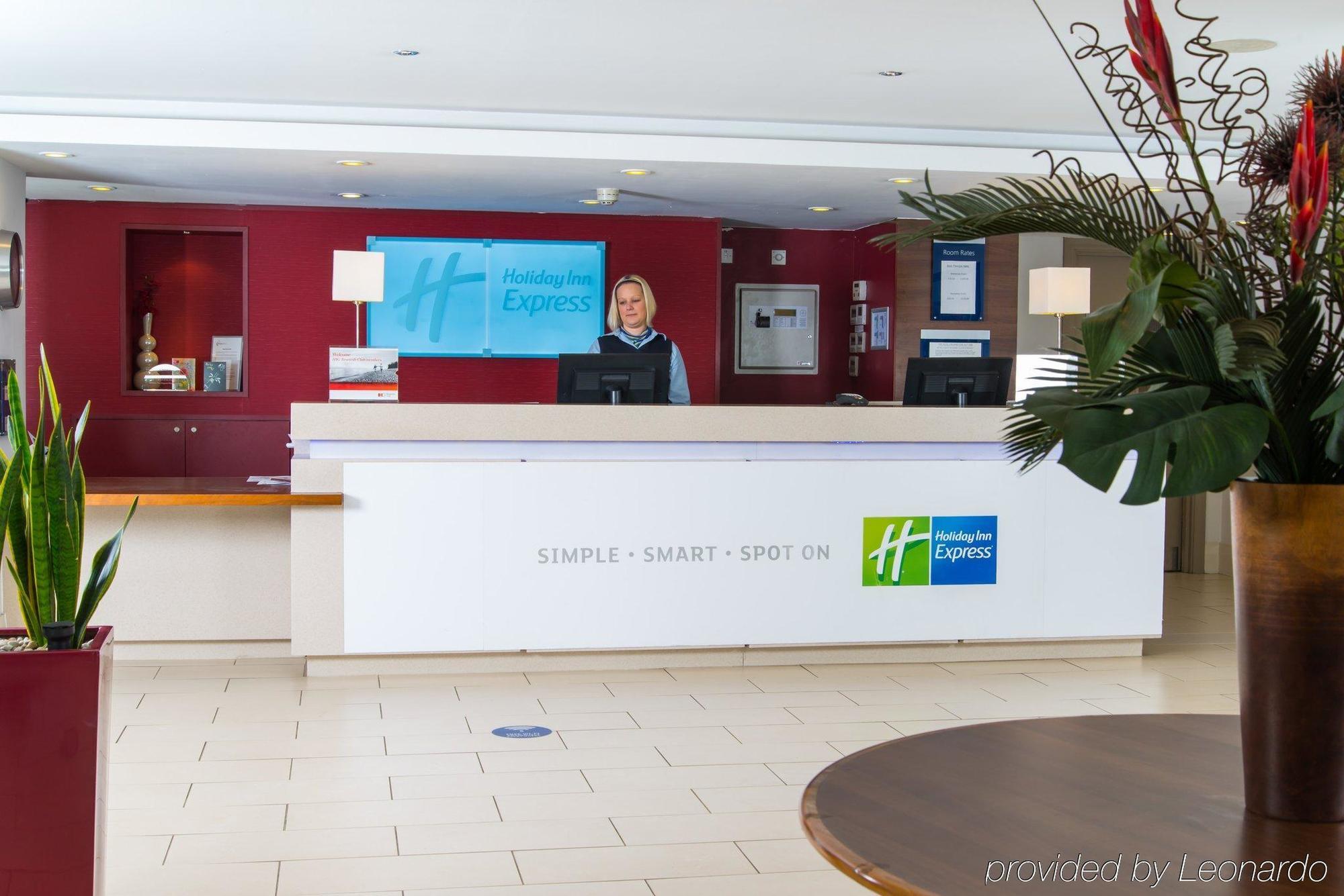 Holiday Inn Express Northampton - South By Ihg Buitenkant foto