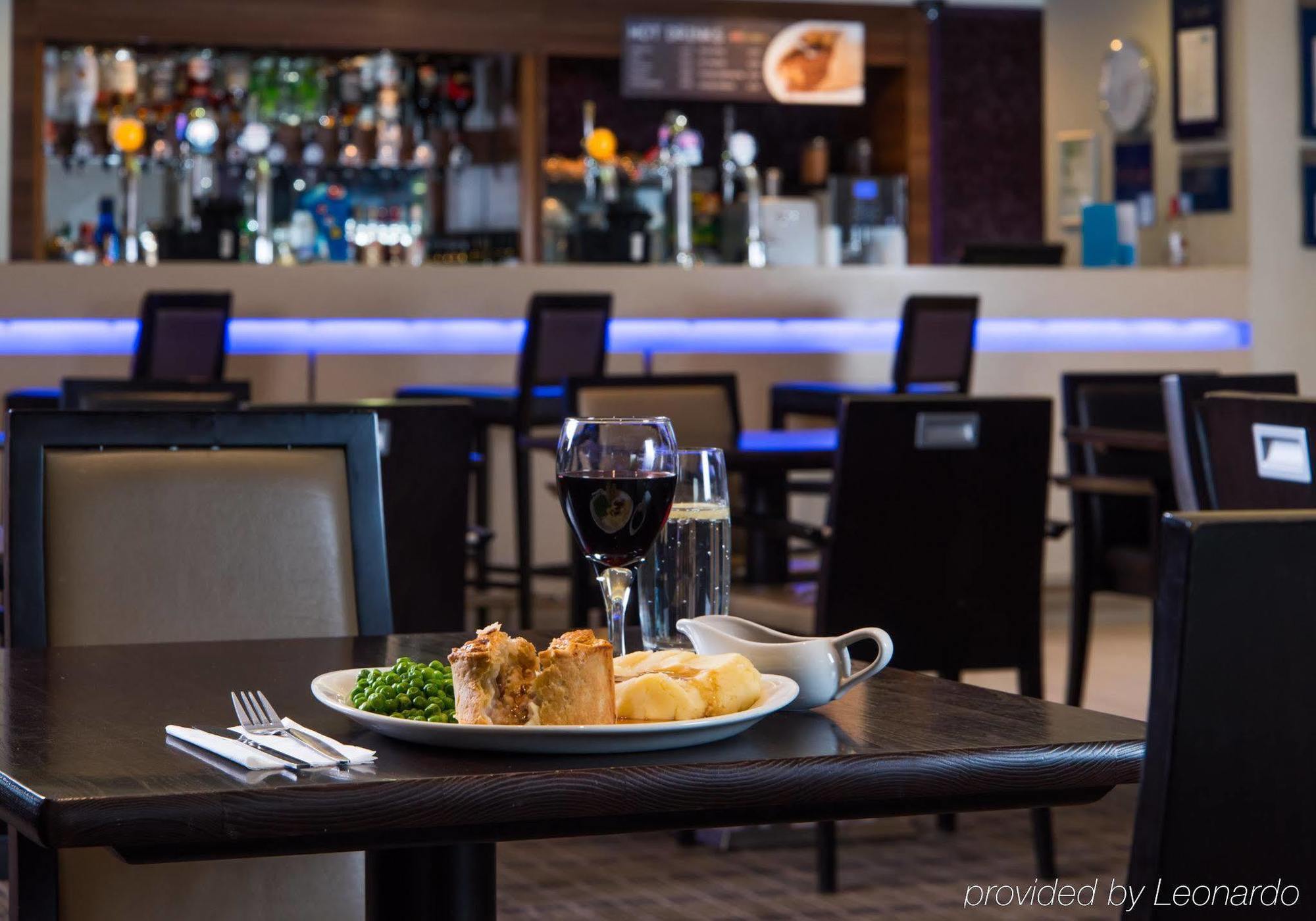 Holiday Inn Express Northampton - South By Ihg Buitenkant foto