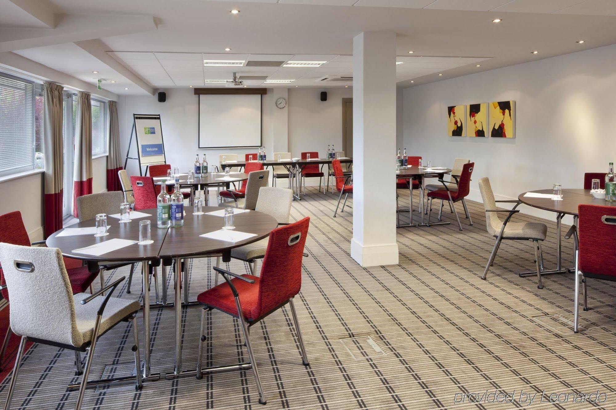 Holiday Inn Express Northampton - South By Ihg Buitenkant foto