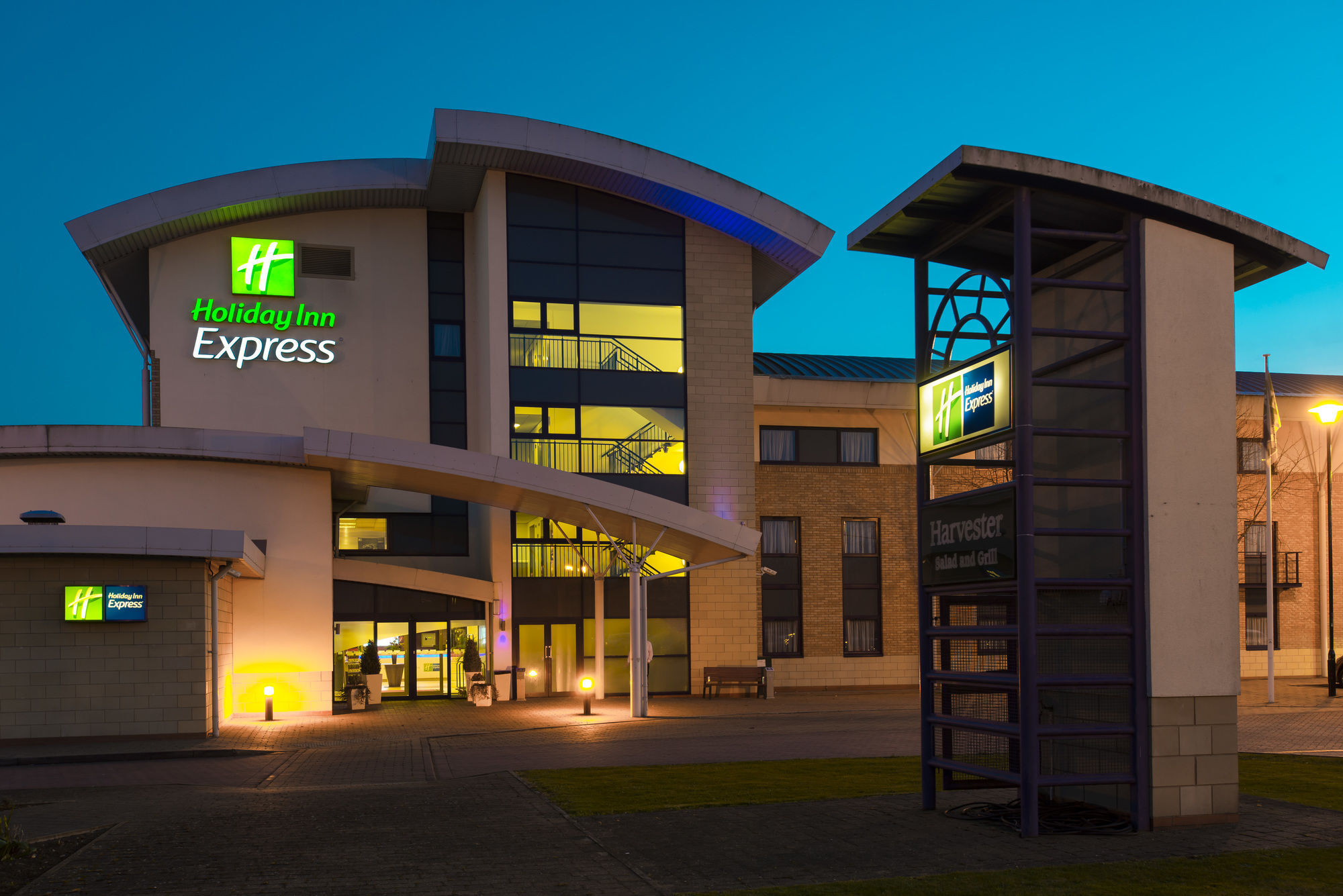 Holiday Inn Express Northampton - South By Ihg Buitenkant foto