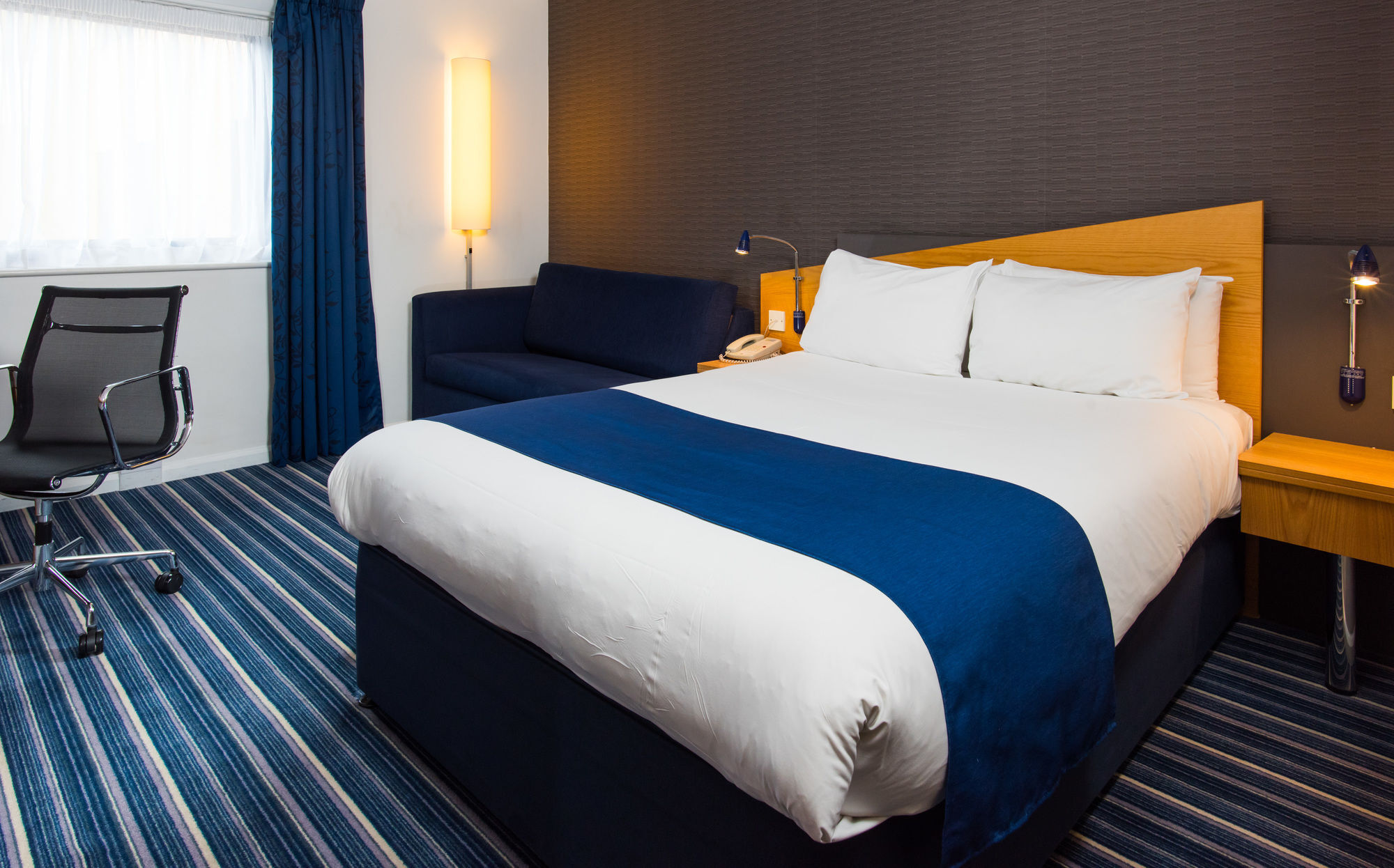Holiday Inn Express Northampton - South By Ihg Buitenkant foto